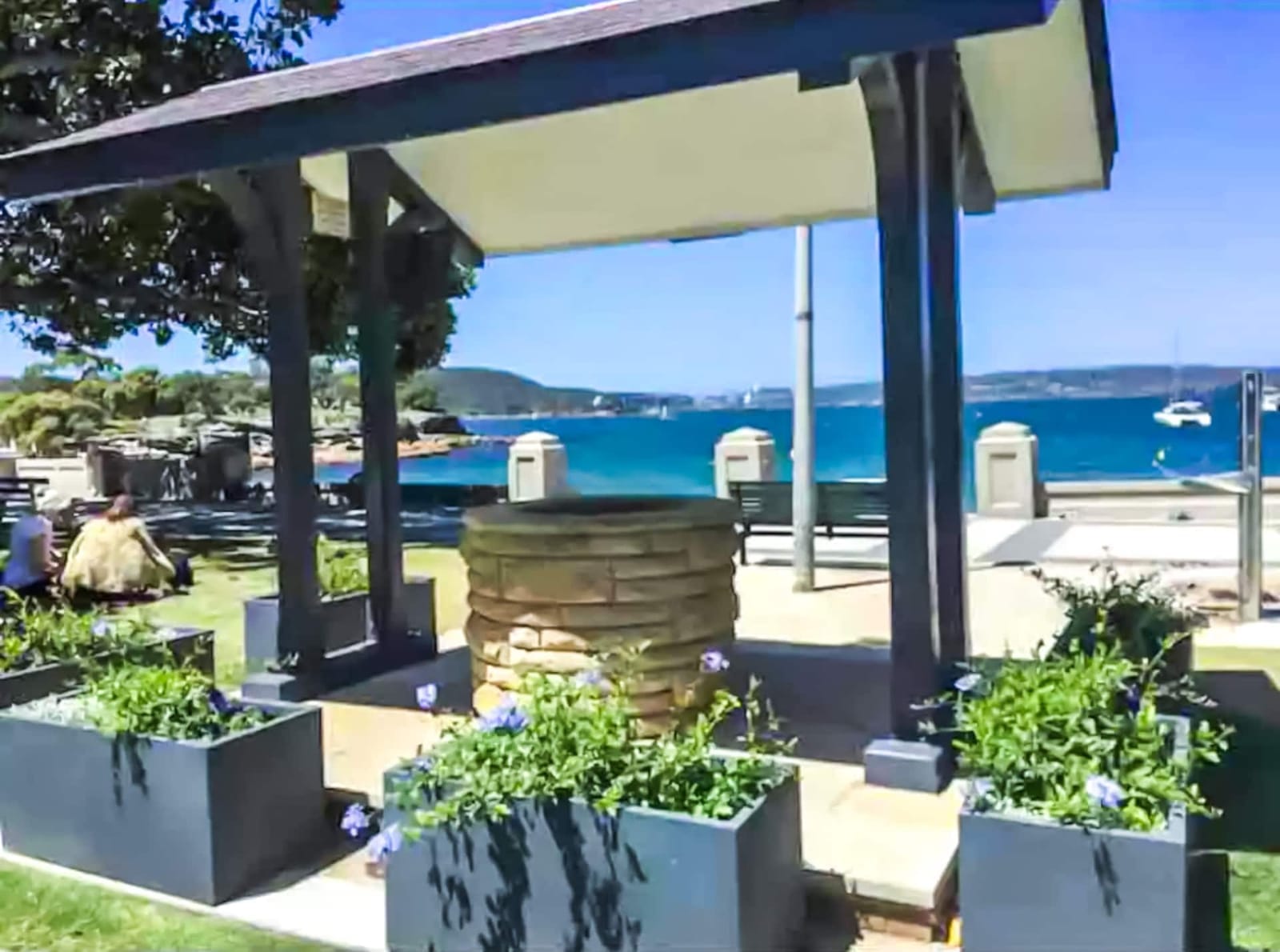 The promenade along Balmoral Beach